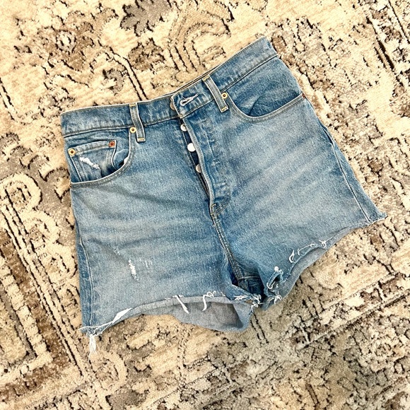 Levi's Pants - Levi’s Premium Ribcage Shorts